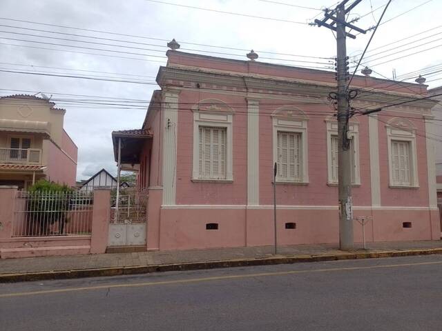 #57 - Casa para Venda em São João da Boa Vista - SP